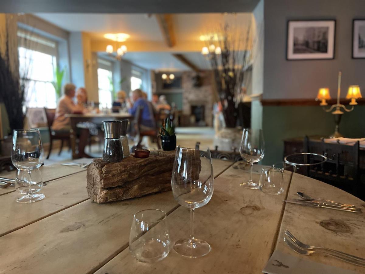 White Hart Hotel Wiveliscombe Esterno foto