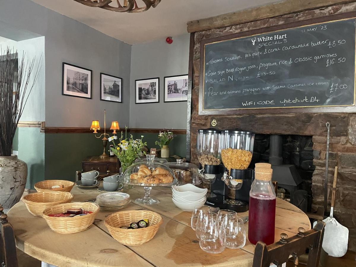 White Hart Hotel Wiveliscombe Esterno foto